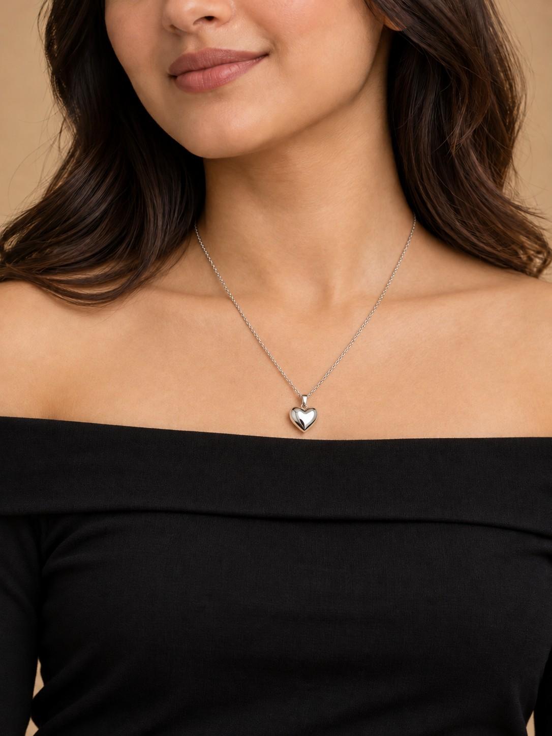 Silver-look heart pendant on a fine chain